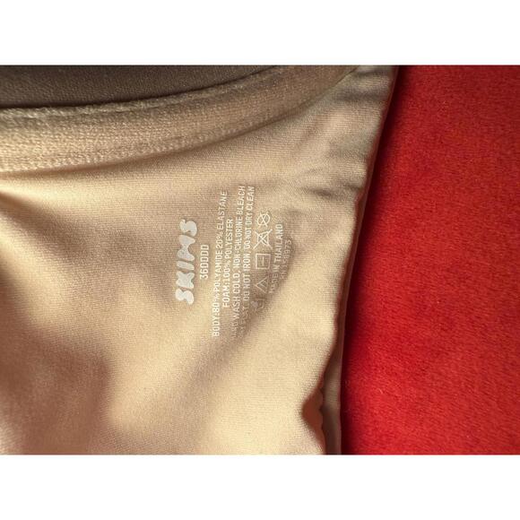 NWOT Skims Push Up Demi Bra Color Sand Size 36DDDD - Picture 3 of 3